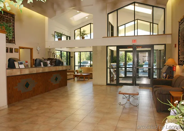 Red Feather Lodge/hotel 2*