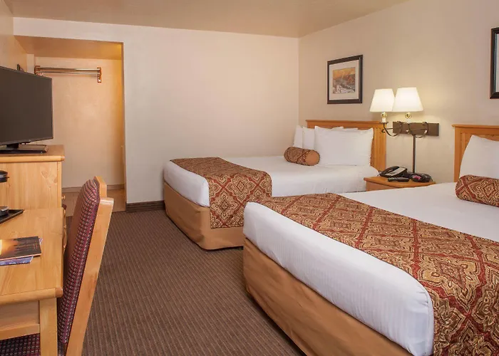 Red Feather Lodge/hotel Motel