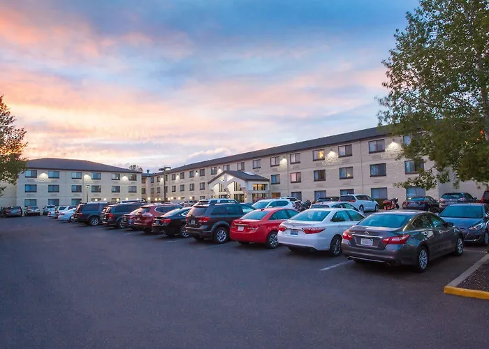 Red Feather Lodge/hotel Motel