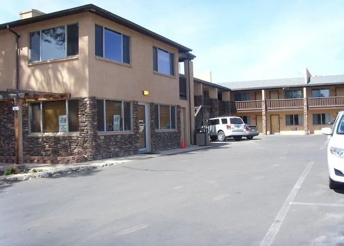 Red Feather Lodge/hotel